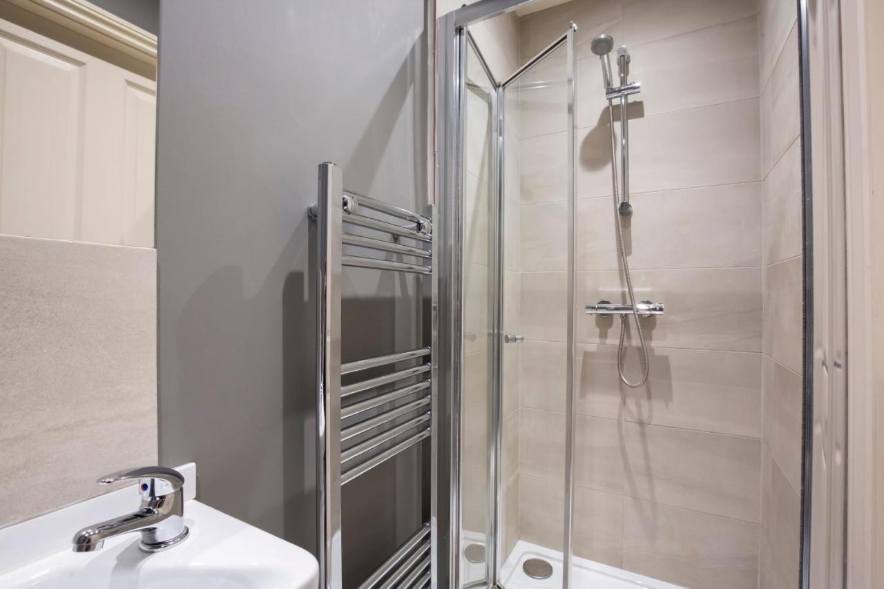 Patrick'S Pool- 4 Bedroom,4 Bathroom, Most Central Luxury Townhouse! York Dış mekan fotoğraf